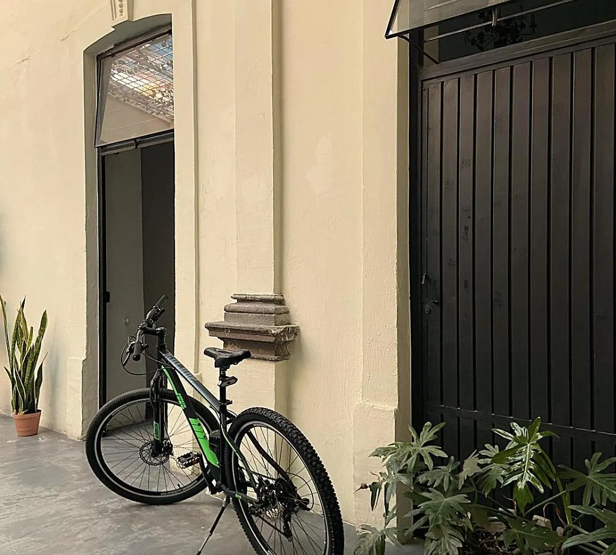El Pinche Hostal Guadalajara 0*,  México